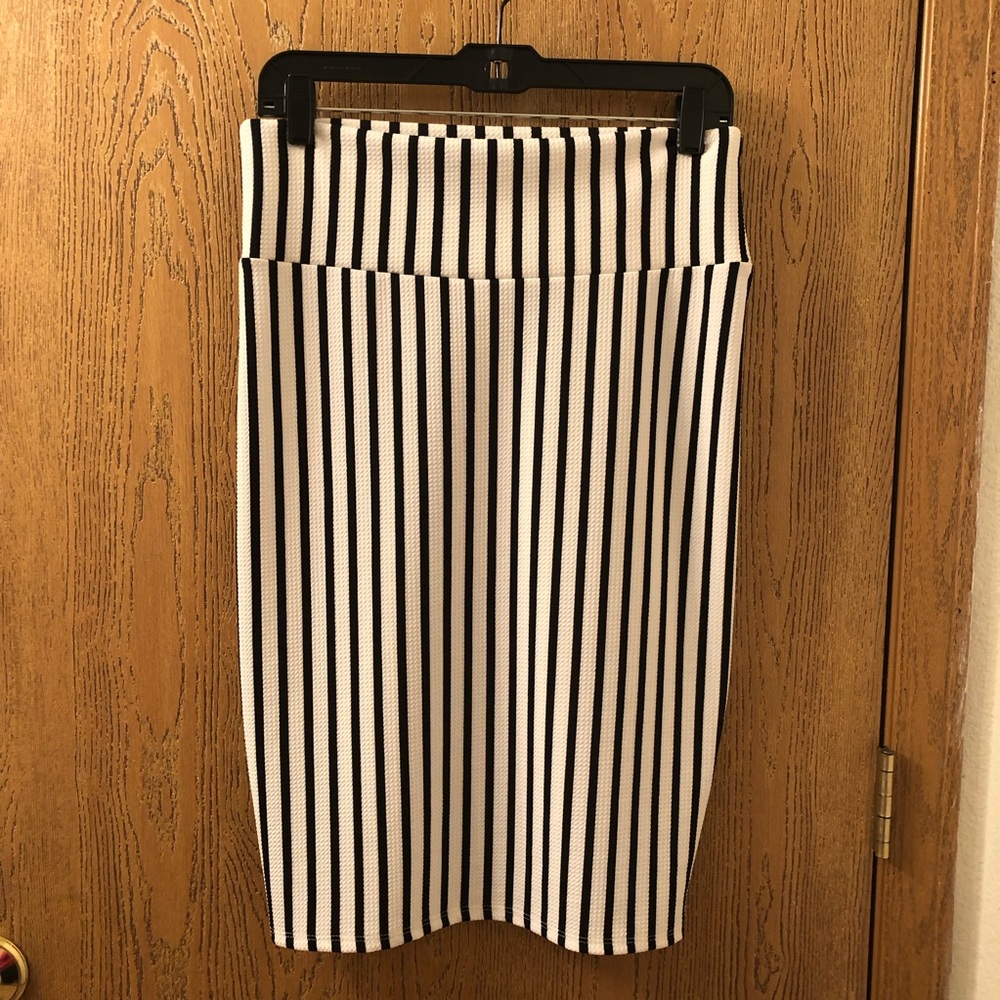 LuLaRoe Pencil skirt size M
